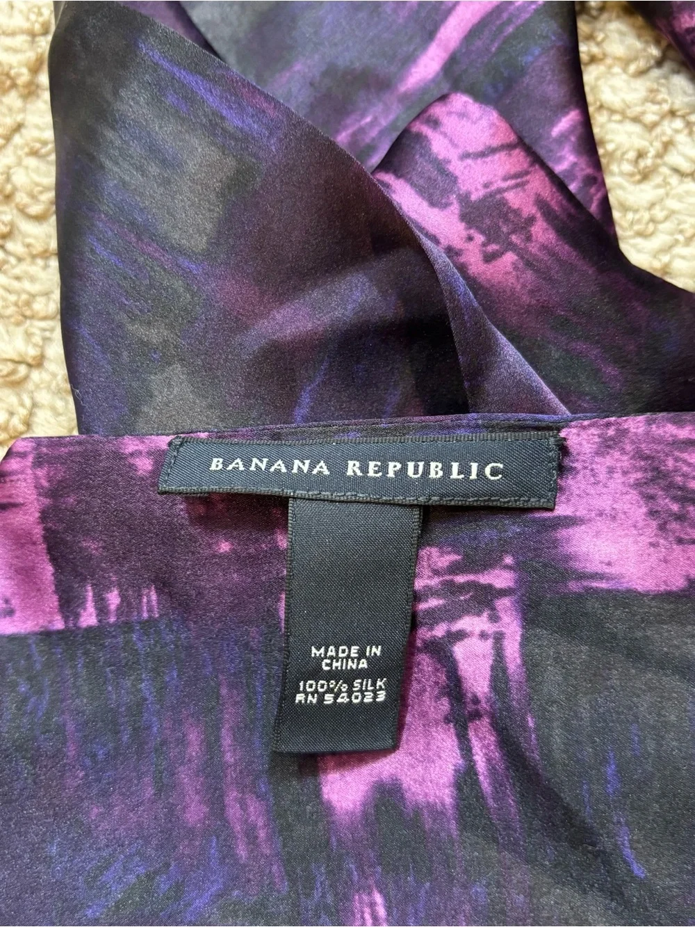 Ladies Banana Republic 100% Silk Neck Scarf Black and Purple